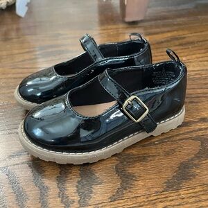 Old Navy Kids Patent Mary Jane Shoes in Black